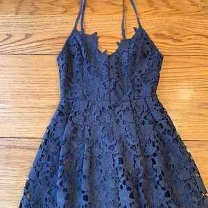 ASTR the label XS navy lace dress